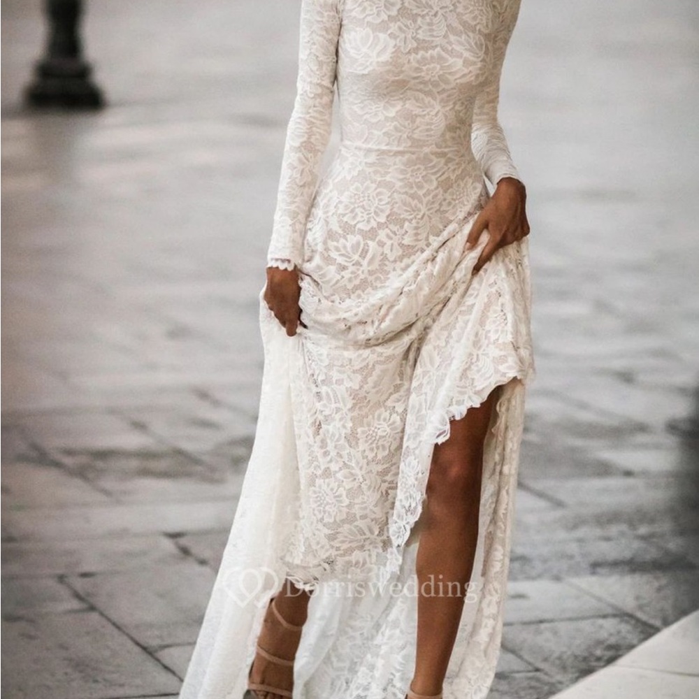 Lace wedding dress